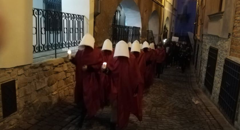 Protest Kobiet w Dzień Kobiet na Placu Chrobrego FOTO i FILM
