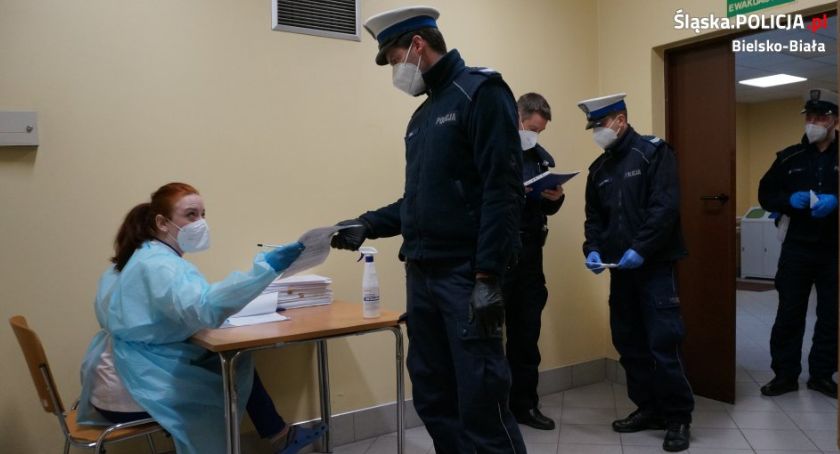 Ruszyły szczepienia policjantów w szpitalu w Bielsku-Białej