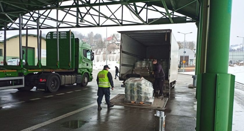 Wpadł z materiałami niebezpiecznymi na przejścu w Zwardoniu