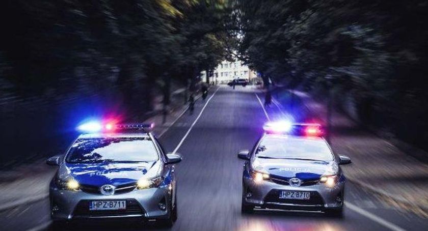 Radiowóz zamiast karetki dostarczył ciężko rannego mężczyznę do szpitala