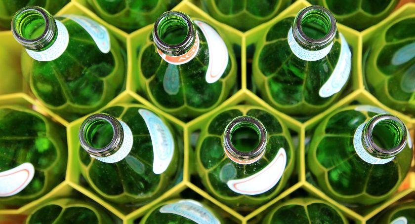 Kaucja za szklane i plastikowe butelki będzie obowiązkowa w Polsce