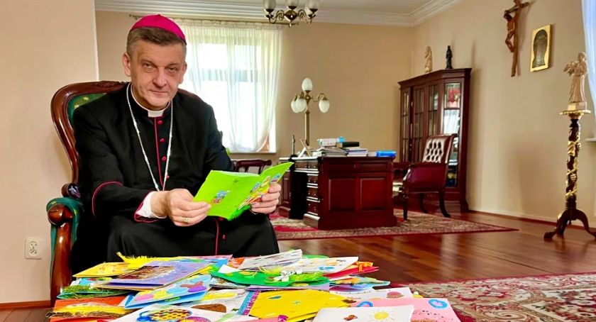 Życzenia Wielkanocne Biskupa Romana Pindla. Bądźmy świadkami zwycięstwa przebaczenia i Miłości FILM