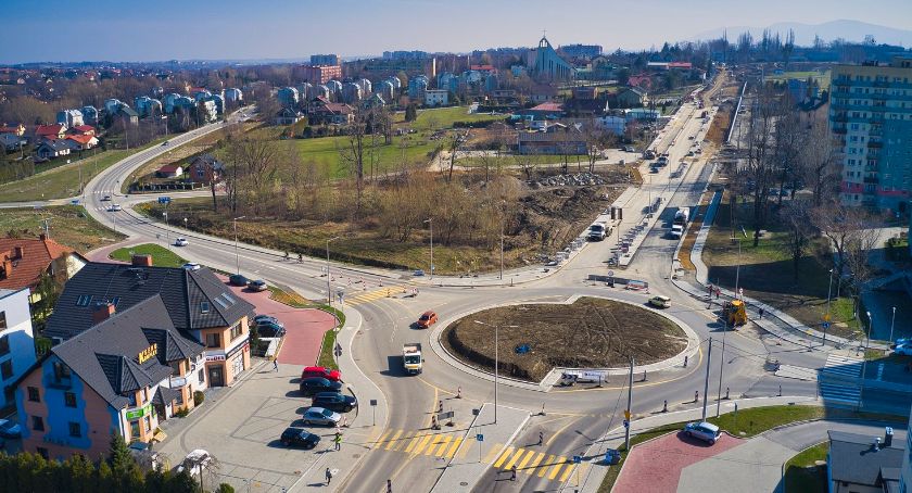 Postępy prac przy przebudowie ulicy Cieszyńskiej. Kiedy koniec inwestycji?