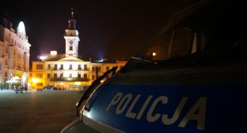 35-latka próbowała popełnić samobójstwo chcąc skoczyć z mostu w Cieszynie