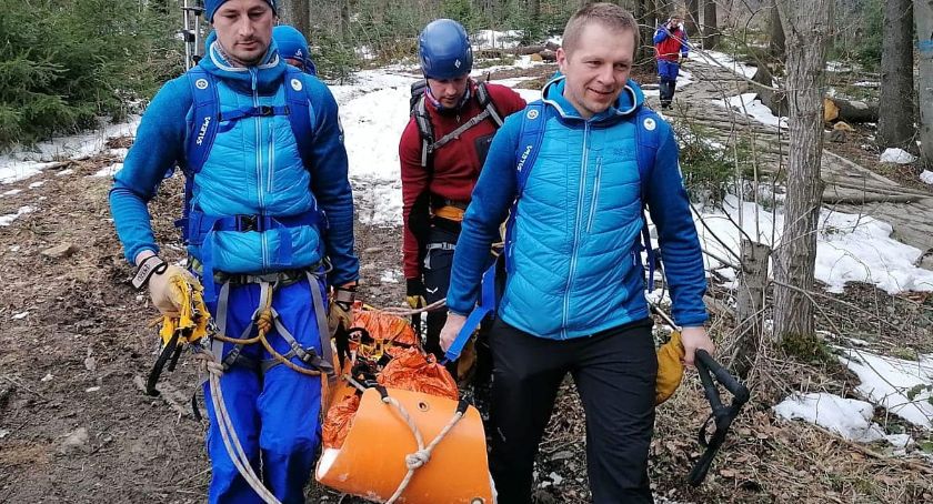 Ewakuacja turystki w masywie Babiej Góry