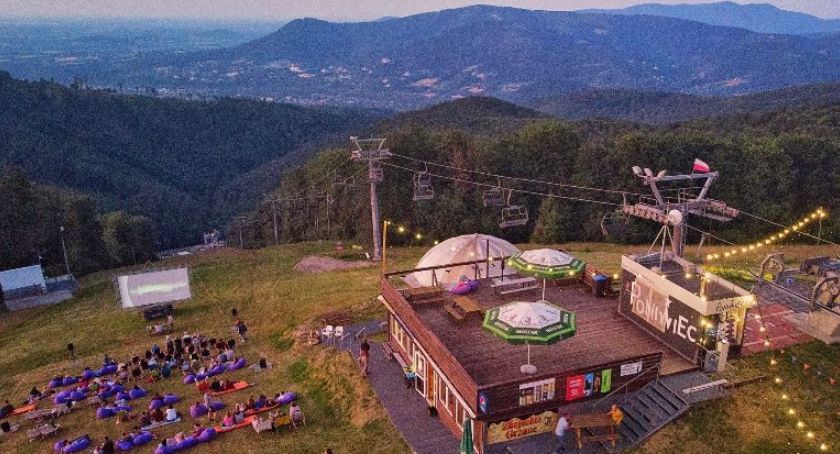 Planuj weekend w Beskidach: kino plenerowe, święto piwa, noc muzeów i inne atrakcje