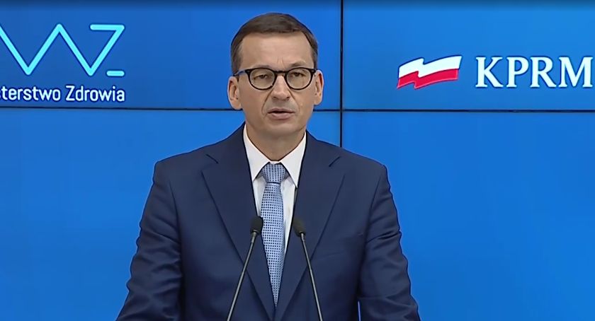 Podano harmonogram dalszego luzowania obostrzeń - więcej osób w hotelach, kinach, restauracjach, kościołach