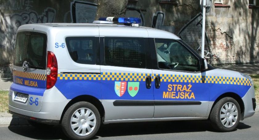 Kompletnie pijany 14-latek trafił do szpitala | Policja ustali skąd miał alkohol