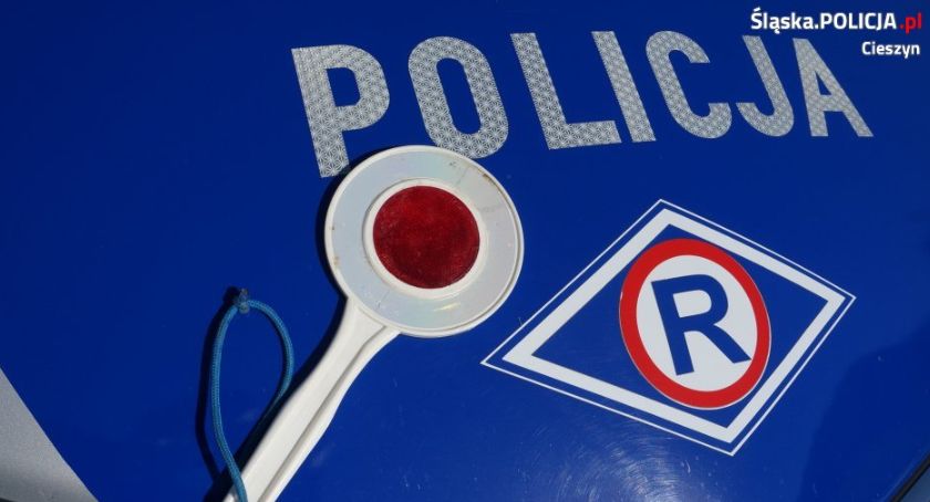 Rowerzysta przyglądał się zatrzymaniu kierowcy, sam trafił prosto za kratki