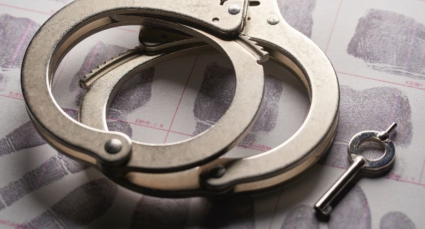 Włamała się do mieszkania żeby ukraść fajkę wodną