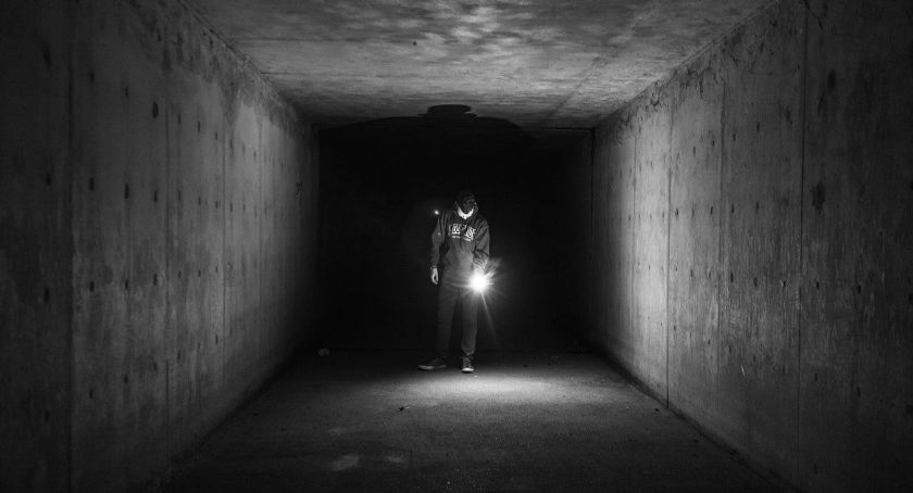 Nocne zwiedzanie schronów bojowych 21 sierpnia w Węgierskiej Górce