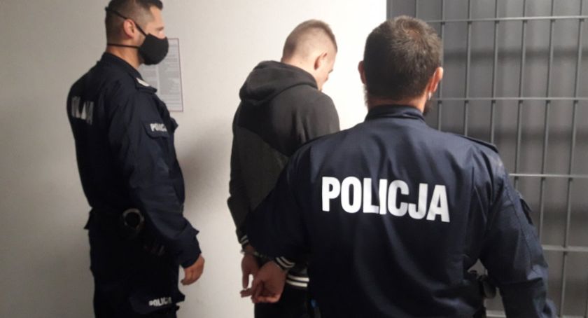Kradli co popadło | Bielska policja przyłapała cztery osoby podczas włamania