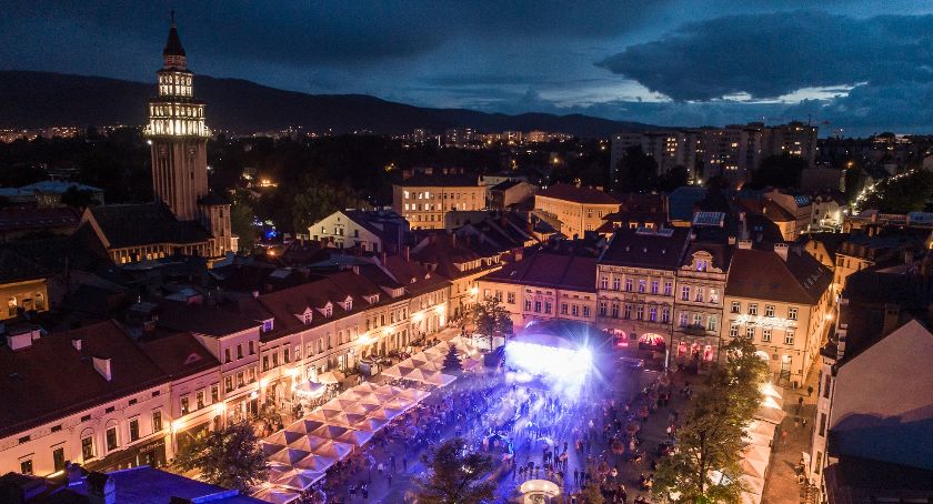 Planuj weekend w Beskidach: Dni Bielska-Białej, Dni Wisły, klasyki motoryzacji
