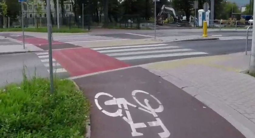 Można już jechać trasą rowerową wzdłuż ulicy Cieszyńskiej [MAPA]