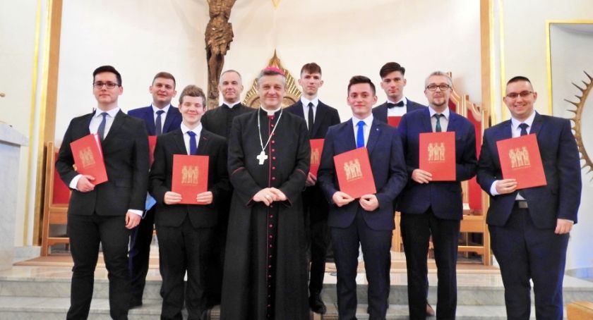 Ośmiu kandydatów na kapłanów z diecezji bielsko-żywieckiej rozpocznie naukę w seminarium