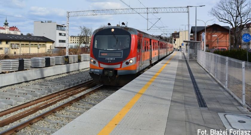 Pociąg z Cieszyna do Krakowa w końcu bez komunikacji zastępczej