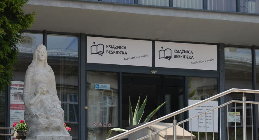 Magiczny dywan, książki i e-booki. Książnica Beskidzka zachęca do głosowania