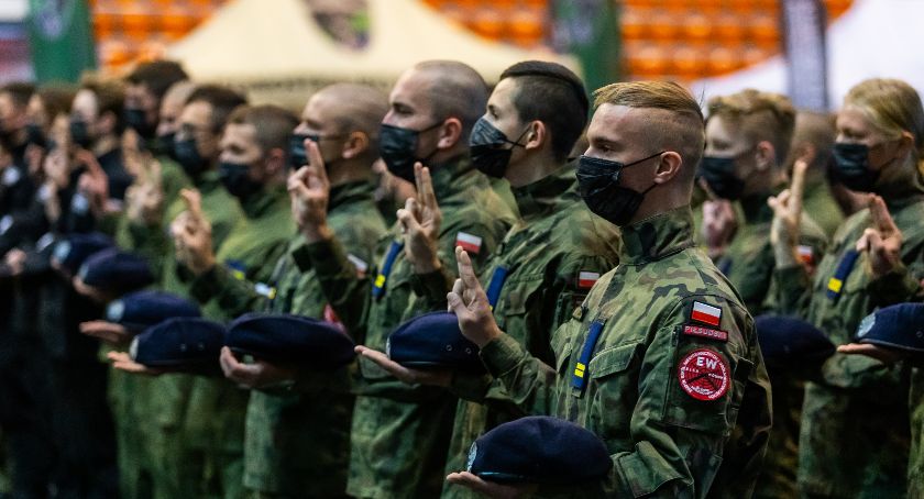 Uroczyste ślubowanie kadetów szkół wojskowych w Bielsku-Białej