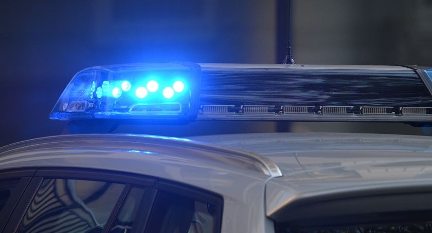 Pijany bielszczanin uszkodził autem trzy inne pojazdy i elewację budynku