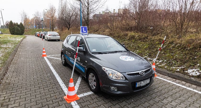 Szkoła nauki jazdy i tor manewrowy w bielskiej samochodówce