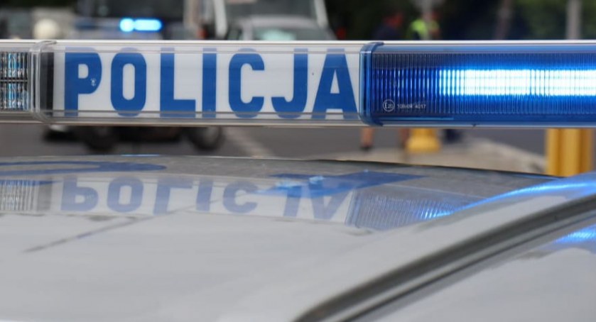 46-latka podczas aresztowania uszkodziła radiowóz kopniakiem