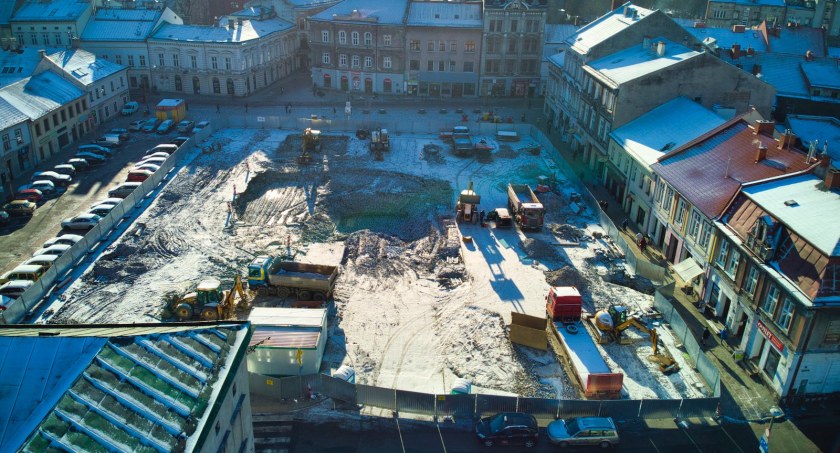 Jak idą prace na placu Wojska Polskiego? [FOTO]