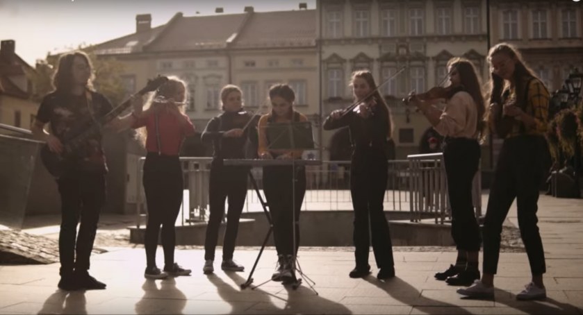 Uczniowie bielskiego Kopernika zaprezentowali wideo na 70-lecie połączenia miast