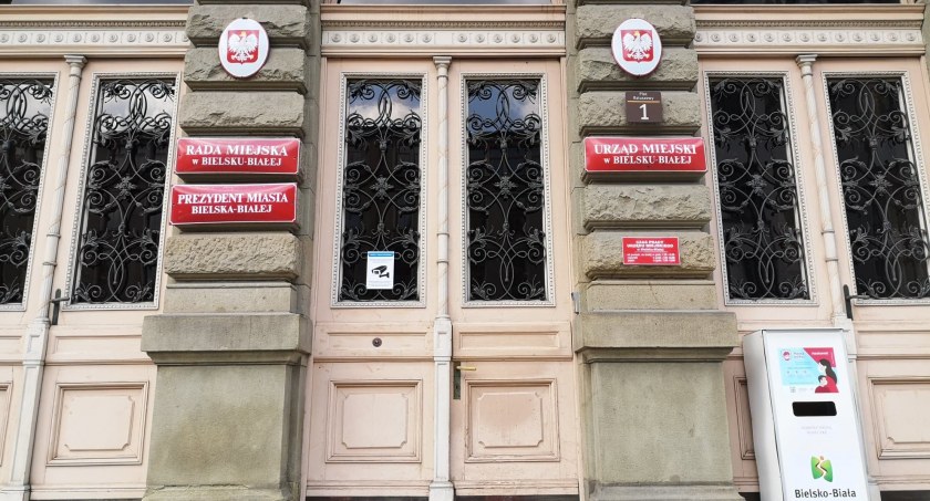 Urząd Miejski w Bielsku-Białej wstrzymuje bezpośrednią obsługę petentów