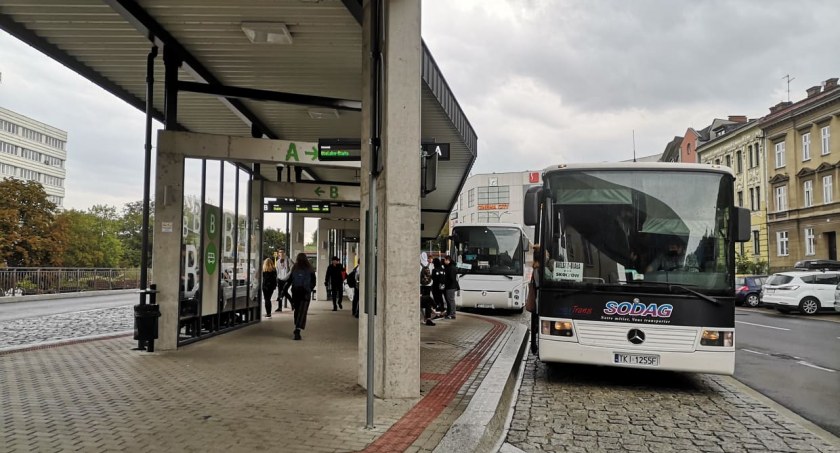 Powiat zaciągnie kredyt aby autobusy mogły wciąż kursować