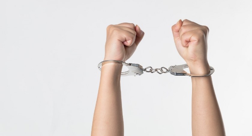 Policjant i ochroniarz zatrzymali seryjną złodziejkę z Czech