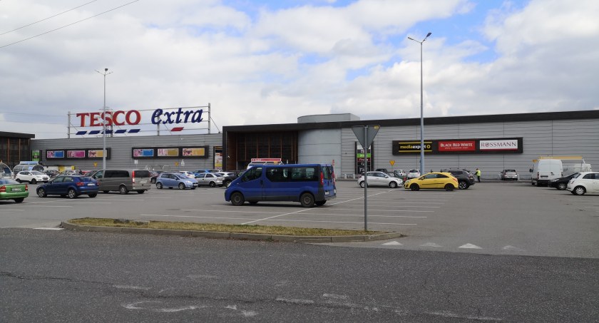 Punkt zbiórki darów w Bielsku-Białej zostanie przeniesiony do dawnego Tesco