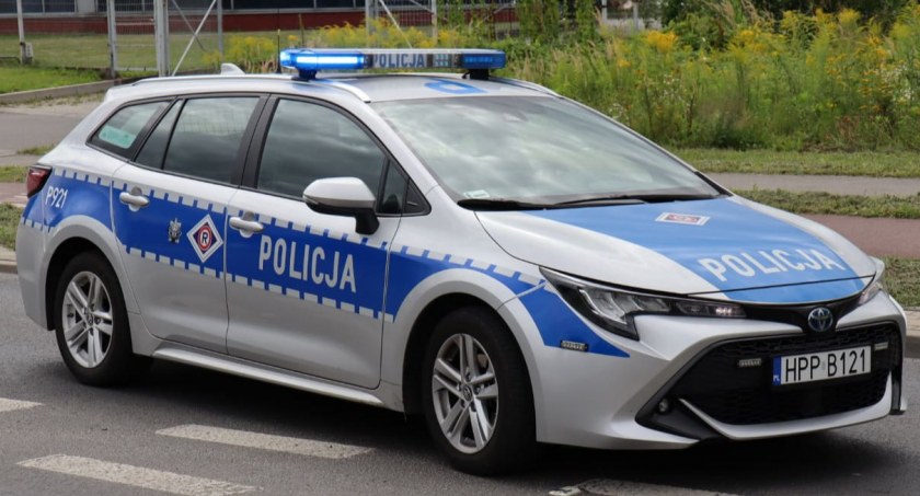 33-latce nie spodobało się, że została zatrzymana, więc skopała radiowóz