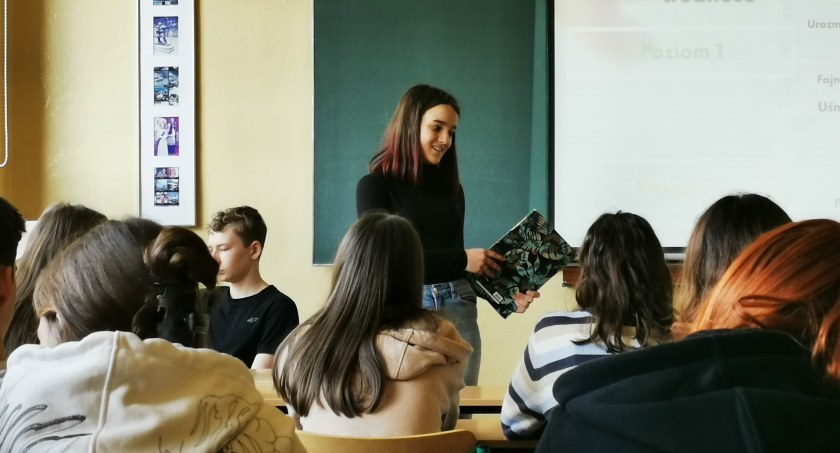 Poznać e-moc-je - projekt w ramach projektu Zwolnionych z teorii przez uczniów bielskiego liceum