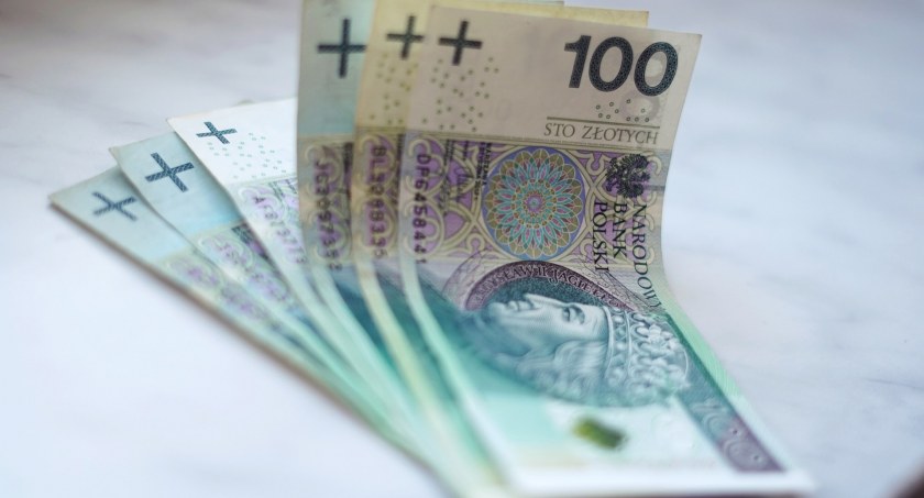 Wnioski 500+ dostępne w języku ukraińskim już od soboty|  Бланки 500+ вже від суботи будуть доступні на українській мові. 