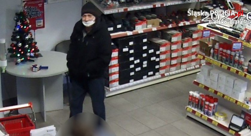 Jeśli rozpoznajesz tego mężczyznę zgłoś to na Policję | Jest poszukiwany w związku z kradzieżą