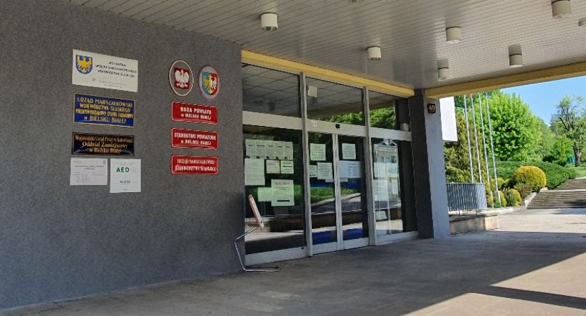 Starostwo Powiatowe przywraca bezpośrednią obsługę mieszkańców
