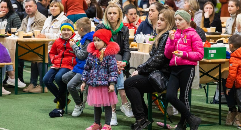 Goście z Ukrainy spotkali się na wielkanocnym śniadaniu w Parku Słowackiego FOTO