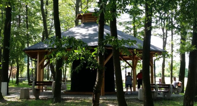 Uruchomiono tężnie solankowe w Jasienicy | Powstały dwa nowe obiekty