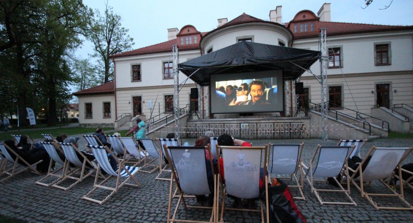 Letnie Kino u Czecza, czyli kino plenerowe w Kozach