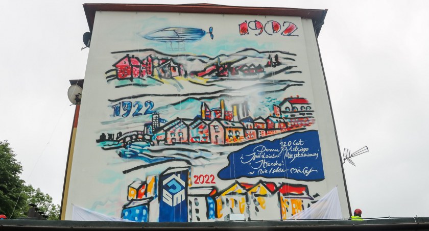 Nowy mural w Bielsku-Białej powstał na 120-lecie spółdzielczości i Domu Polskiego 