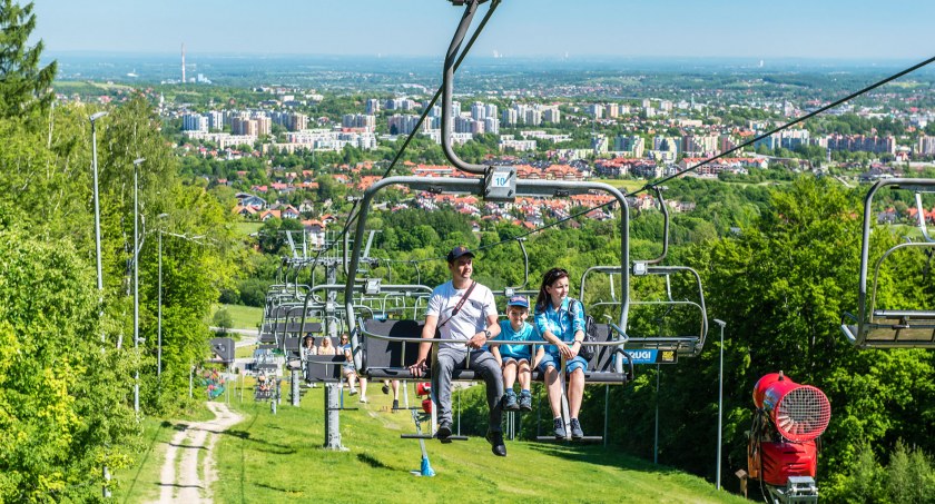 W ten weekend kolejka na Dębowiec taniej dla dzieci i młodzieży