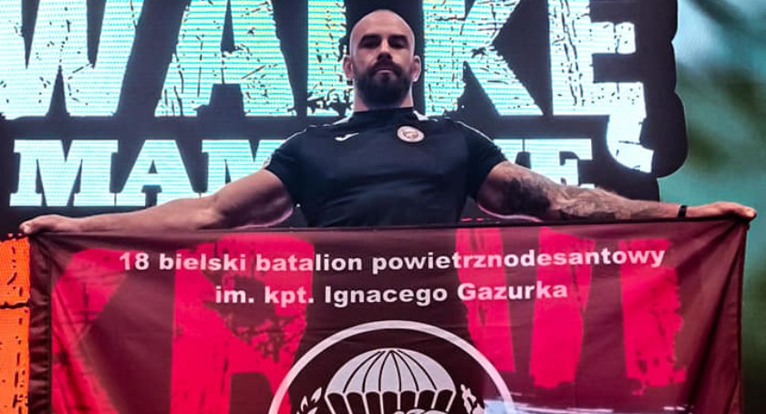 Paweł Oleszczuk z bielskiego batalionu wojskowym Mistrzem MMA
