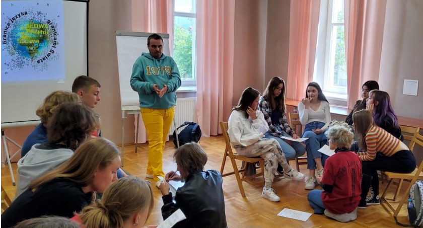 Etyka słowa – czym jest i dlaczego powszechnie się jej nie przestrzega?