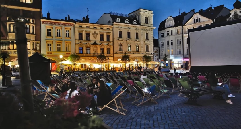 Festiwal Wakacyjne Kadry 2025 | Cieszyn zaprasza na bezpłatne filmowe piątki 