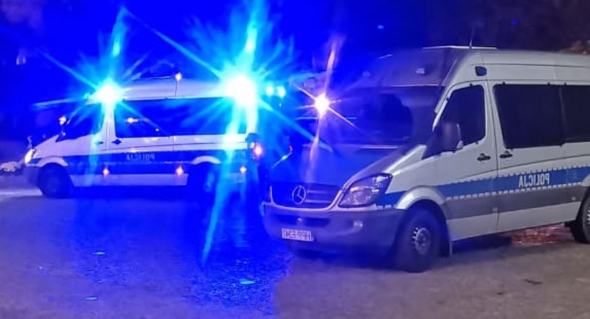 Pościg za pijanym kierowcą zakończył się dzięki policyjnej blokadzie