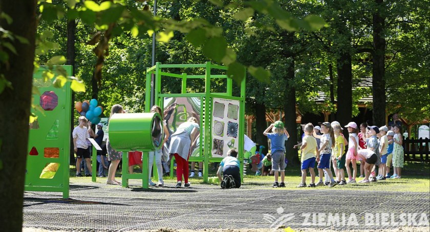W Jaworzu powstał park sensoryczny, który ma pomóc w rozwoju dzieci
