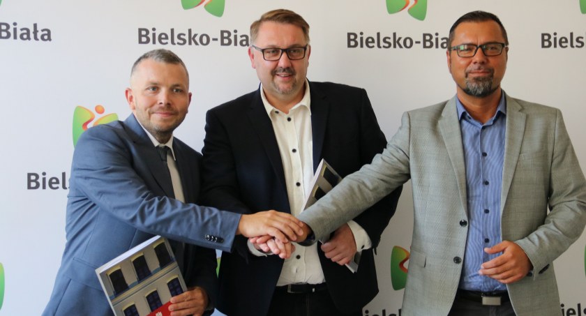 Miasto Bielsko-Biała i Fundacja Leroy Merlin wyremontują dom zamieszkany przez uchodźców z Ukrainy