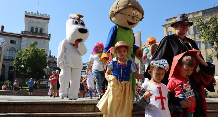 [FOTO] Ulicami Bielska-Białej przeszły bajkowe postacie