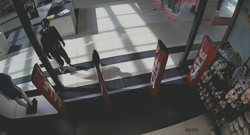 Policja poszukuje złodzieja odzieży sportowej [FILM]