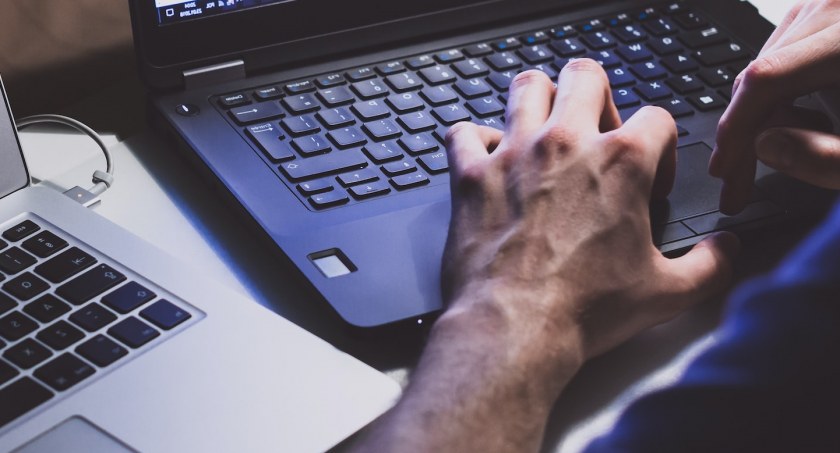 Cyberoszuści w natarciu, chcieli zaciągnąć kredyt na swoją ofiarę